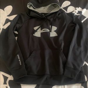 Size S Under Armour sweatshirt in excellent condition!!